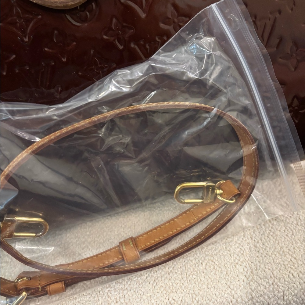 🛑SOLD🛑 Louis Vuitton Monogram Vernis GM Tote Bag Amarante - Picture 9 of 14